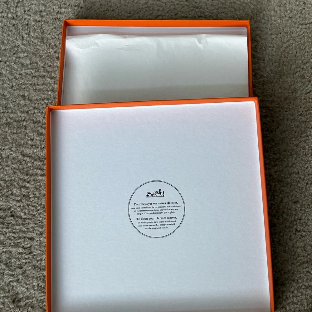 Hermes EMPTY Orange Box for Silk Scarf or Light weight gift - Picture 6 of 8